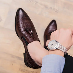 Retro British Style Men's Pointed Leather Shoes